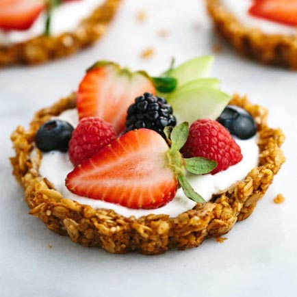 Recipes for Healthy Family Desserts: Cereal Tarts with Yogurt and Fresh Fruit