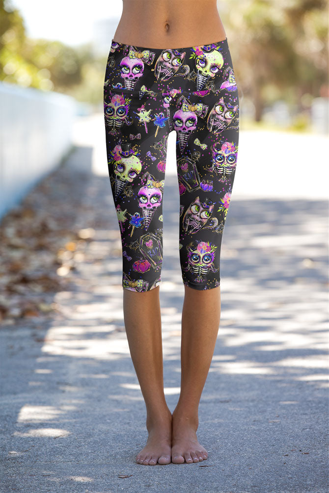 beWITCHing Ellie Black Goth Skull Printed Yoga Capri Leggings - Women -  Pineapple Clothing